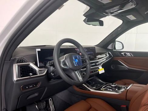 Used 2026 BMW X7 xDrive40i w/ Executive Package image 9