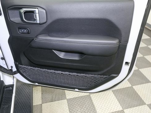 Used 2021 Jeep Wrangler Unlimited Sahara w/ Cold Weather Group image 23