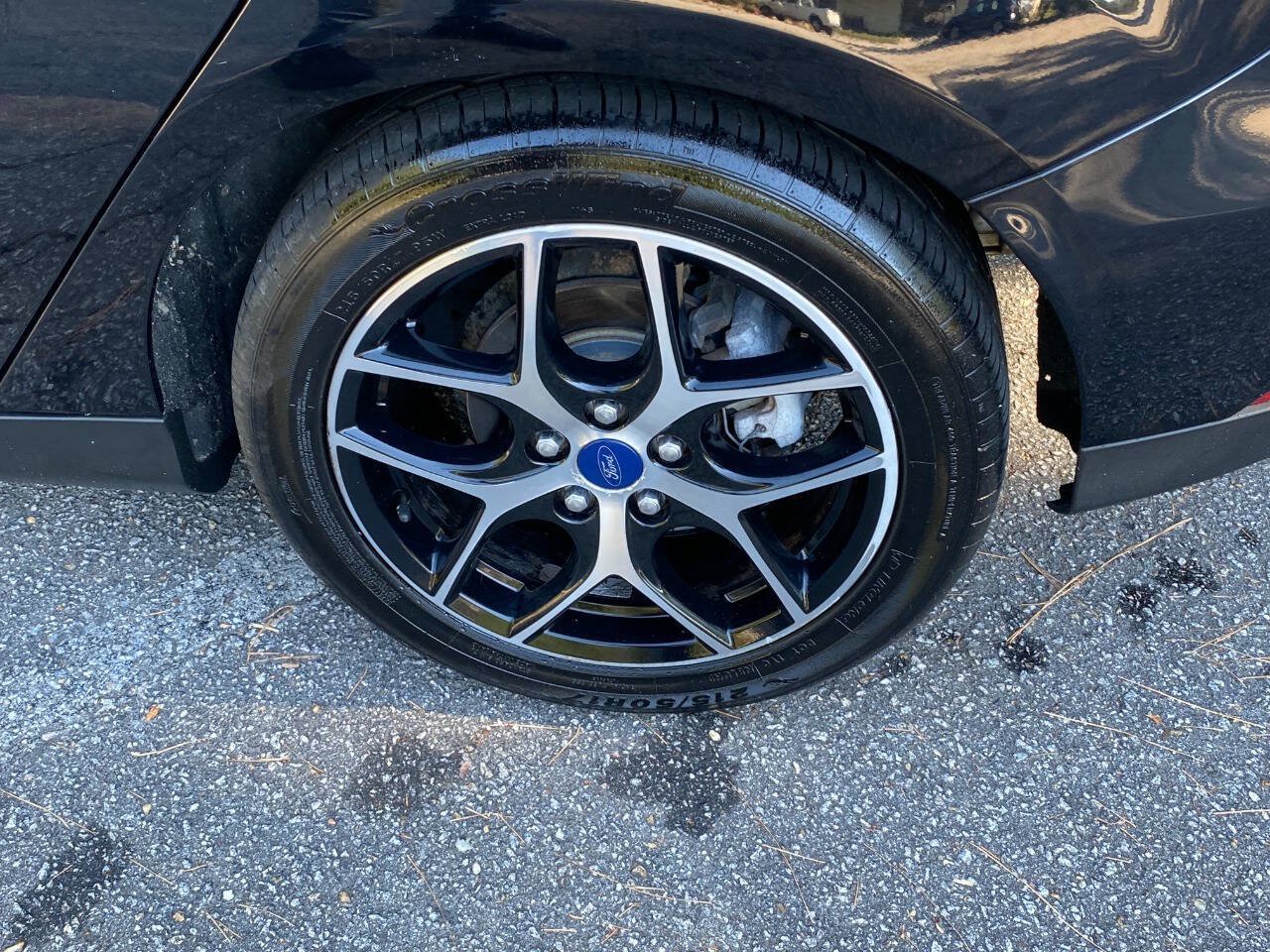 Used 2017 Ford Focus SEL FWD image 9