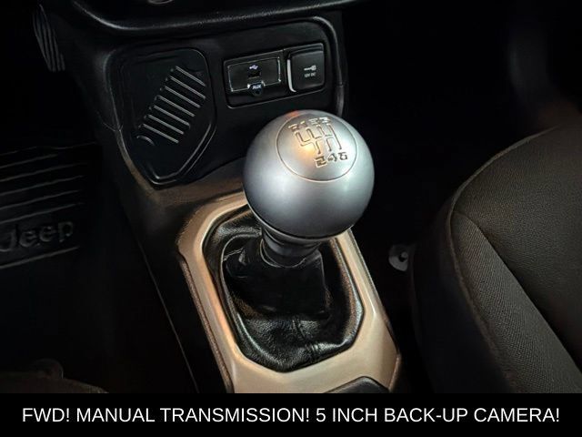 Used 2016 Jeep Renegade Latitude FWD image 22