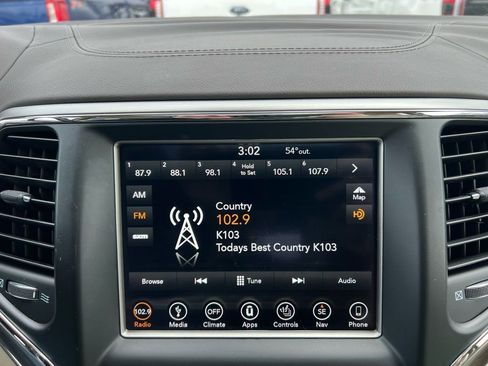 Used 2018 Jeep Grand Cherokee Overland image 28