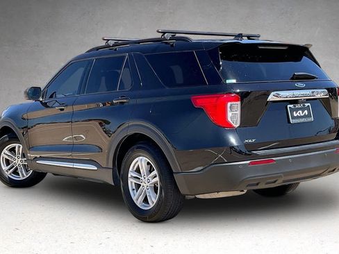 Used 2023 Ford Explorer XLT RWD image 4