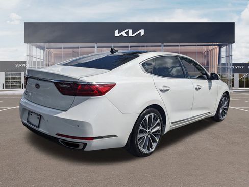 Certified 2019 Kia Cadenza Technology image 5