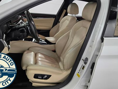 Used 2020 BMW 530i w/ Convenience Package RWD image 26