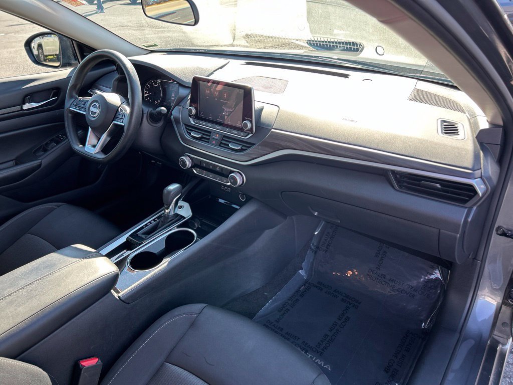 Used 2024 Nissan Altima 2.5 SV FWD image 41