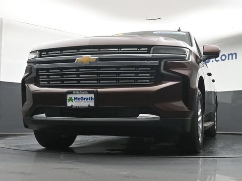 Used 2022 Chevrolet Suburban LT AWD/4WD image 7
