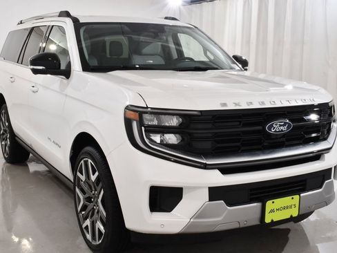 New 2026 Ford Expedition Max Platinum w/ Platinum Ultimate Package AWD/4WD image 4