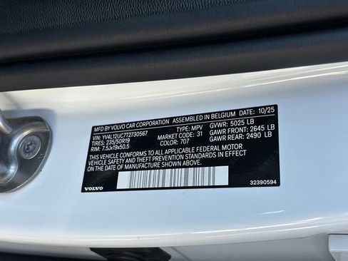 Certified 2026 Volvo XC40 B5 Plus AWD/4WD image 34