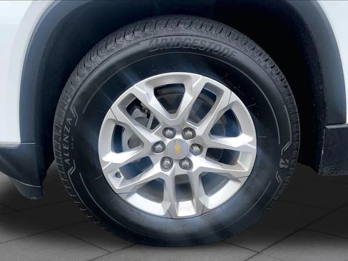 Used 2020 Chevrolet Traverse LT w/ Driver Confidence II Package AWD/4WD image 10