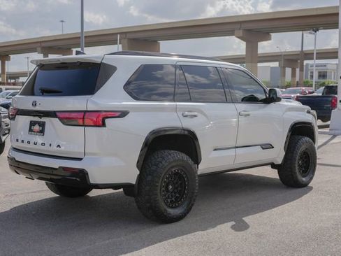 Used 2023 Toyota Sequoia Platinum image 6