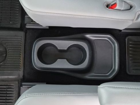 Used 2020 Toyota Highlander Platinum image 34