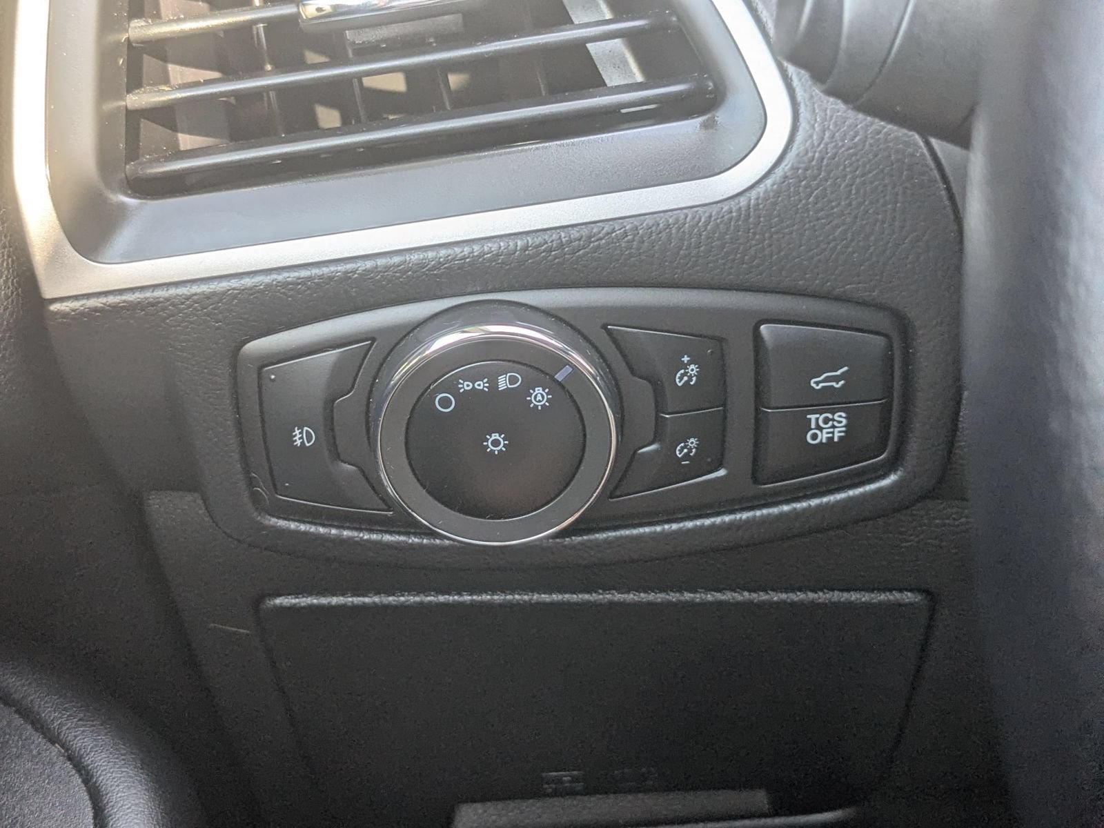 Used 2023 Ford Edge SEL w/ Convenience Package AWD/4WD image 16