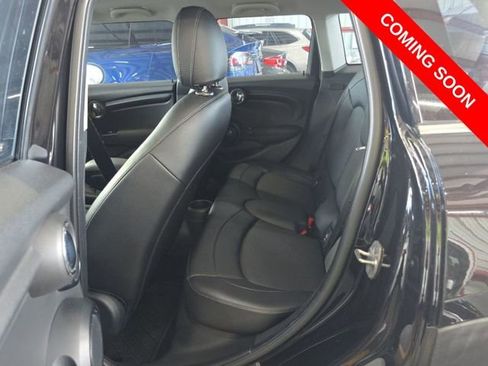 Used 2018 MINI Cooper 4-Door Hardtop w/ Premium Package image 8