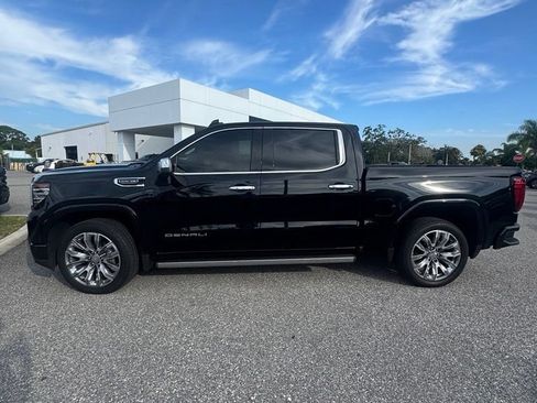 Used 2024 GMC Sierra 1500 Denali w/ Denali Reserve Package AWD/4WD image 3
