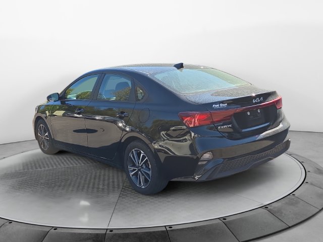 Used 2023 Kia Forte LXS FWD image 3