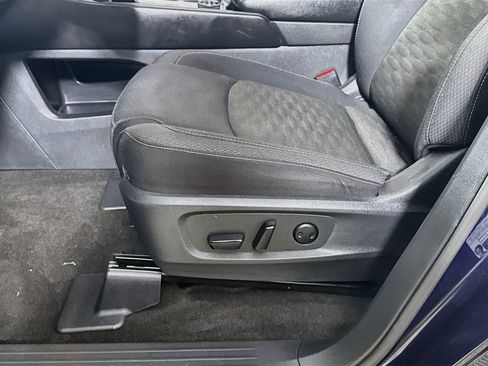 Used 2023 Nissan Pathfinder SV AWD/4WD image 21