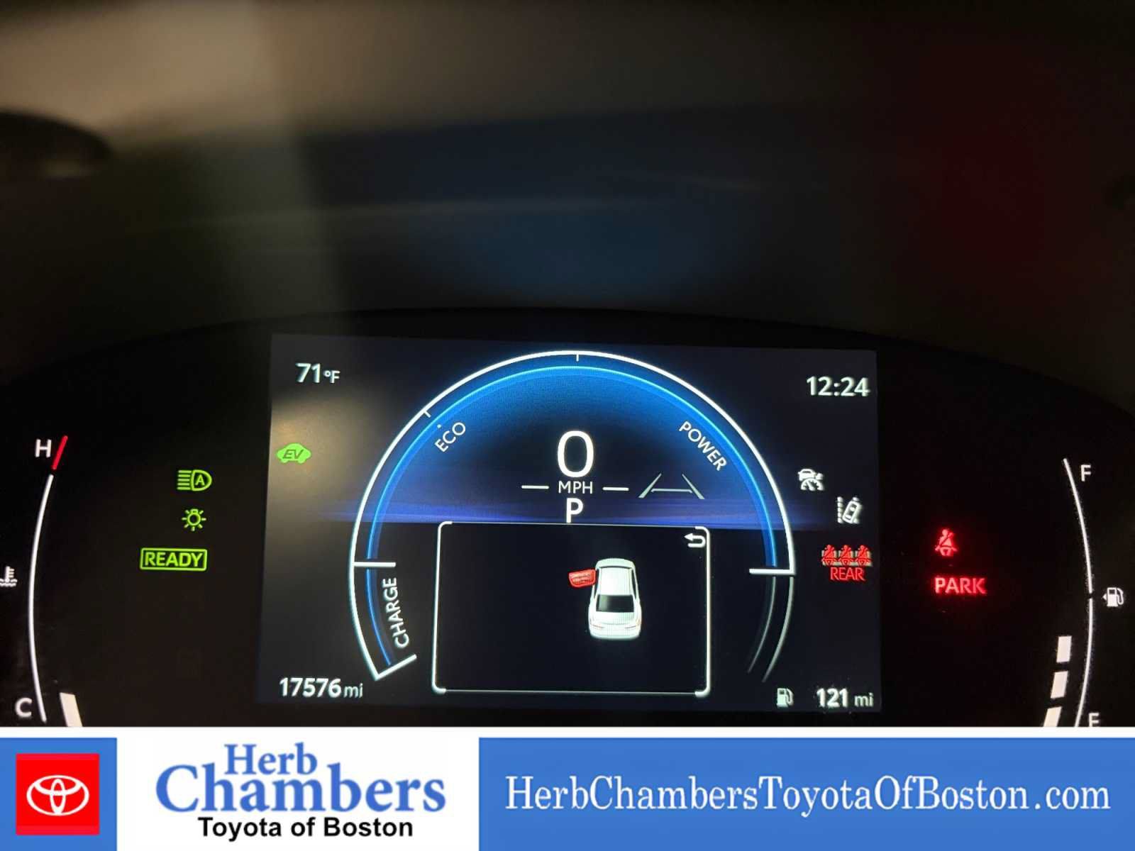 Used 2025 Toyota Camry LE AWD/4WD image 21