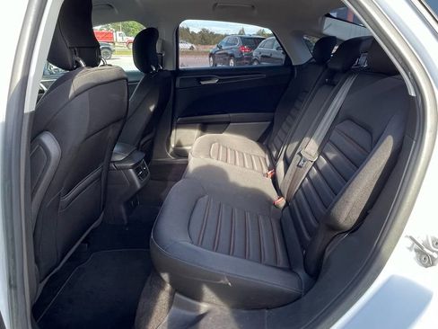 Used 2014 Ford Fusion SE w/ Equipment Group 201A image 32