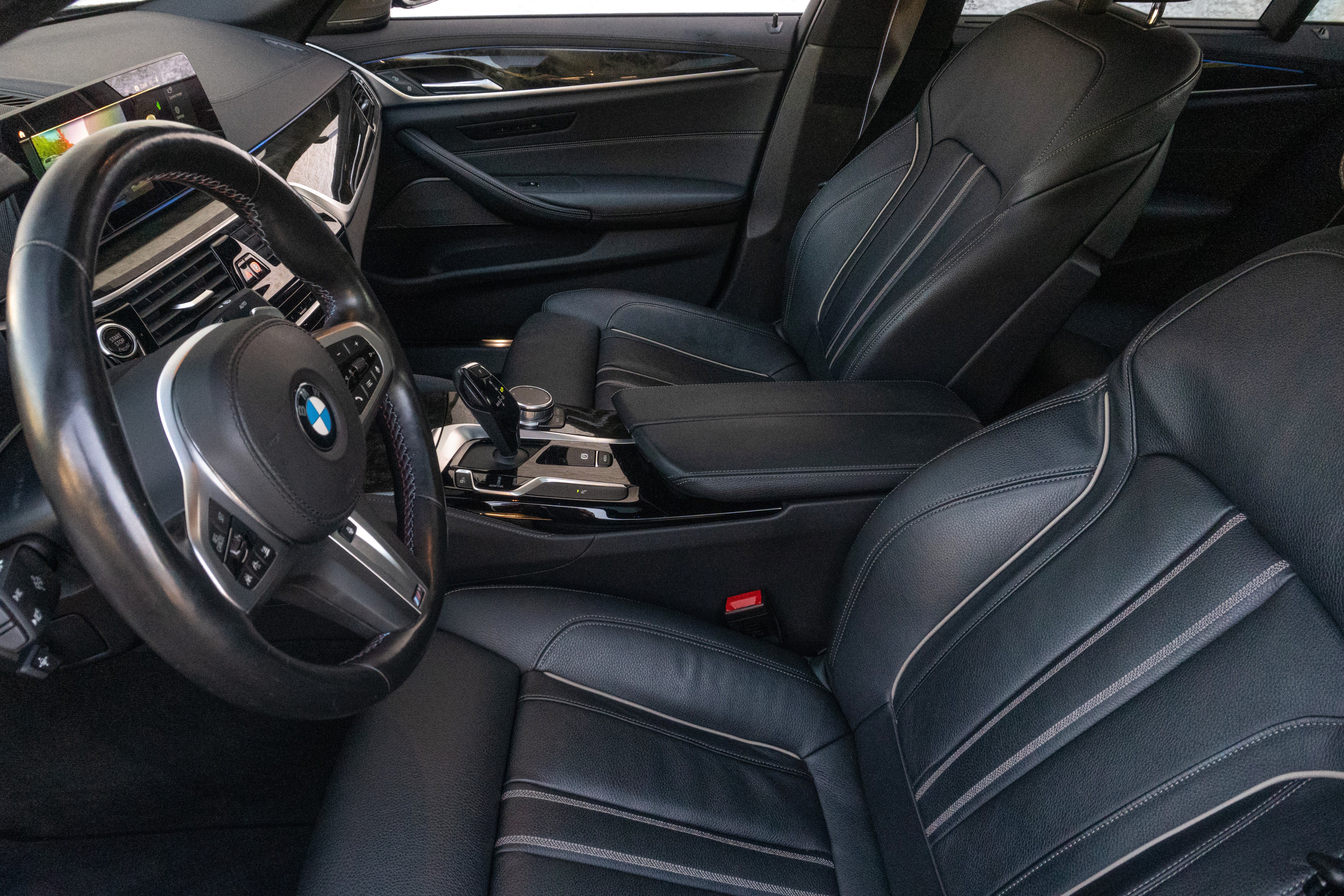 Used 2020 BMW M550i xDrive w/ Dynamic Handling Package AWD/4WD image 11