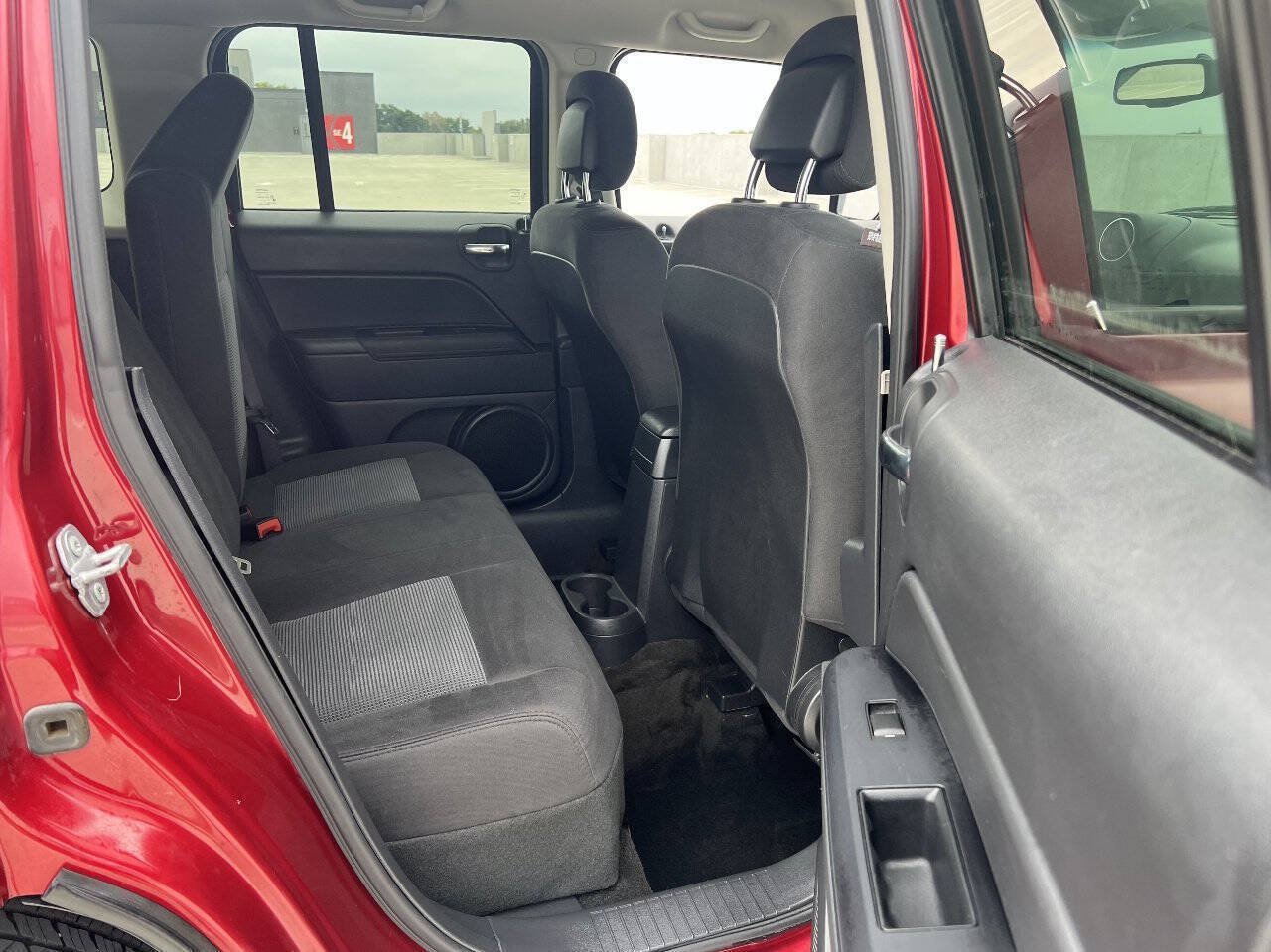 Used 2016 Jeep Patriot Latitude AWD/4WD image 15