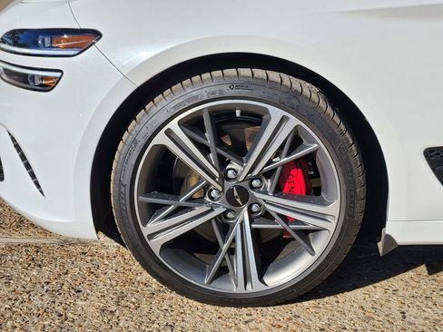 Used 2024 Genesis G70 3.3T Advanced image 9