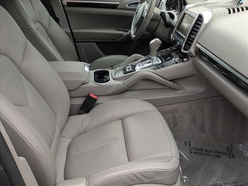 Used 2013 Porsche Cayenne S image 22