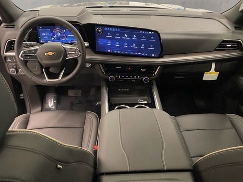 New 2026 Chevrolet Suburban Premier image 13