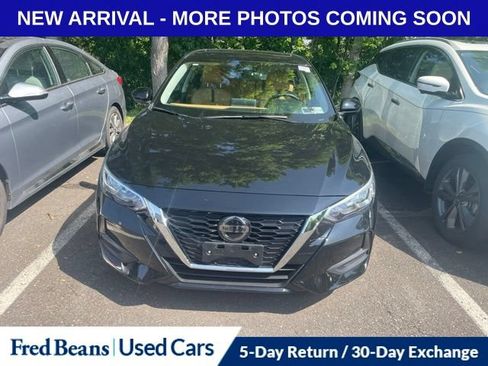 Used 2023 Nissan Sentra SV w/ SV Premium Package FWD image 2