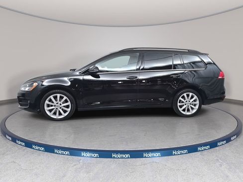 Used 2017 Volkswagen Golf SE image 9