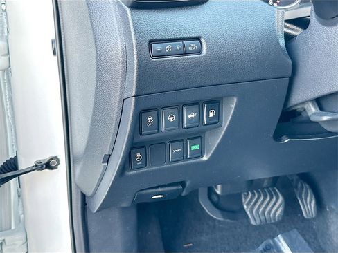 Used 2020 Nissan Rogue SL image 10