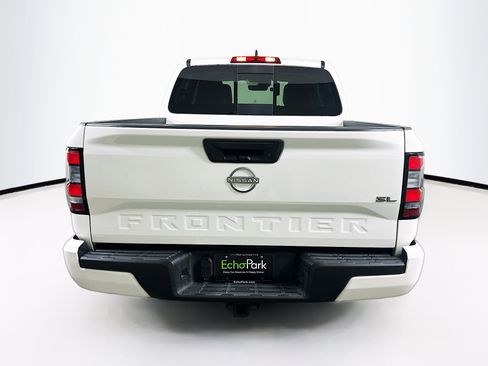Used 2024 Nissan Frontier SL image 7