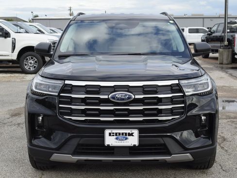 New 2026 Ford Explorer Active image 2