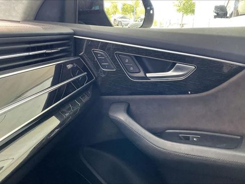 Used 2019 Audi Q8 Prestige w/ Luxury Package AWD/4WD image 33