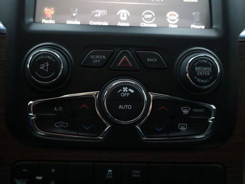 Used 2014 RAM 1500 Laramie w/ Convenience Group image 31