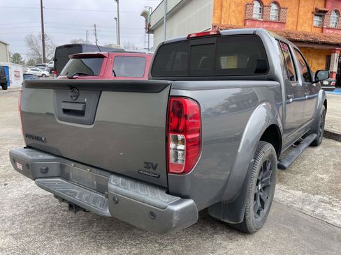 Used 2020 Nissan Frontier SV w/ Midnight Edition Floor Mats image 2