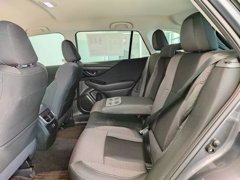 Used 2025 Subaru Outback Premium AWD/4WD image 13