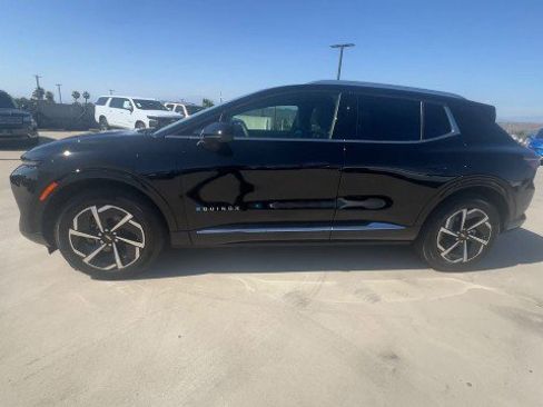 Used 2025 Chevrolet Equinox EV LT w/ Convenience Package image 5