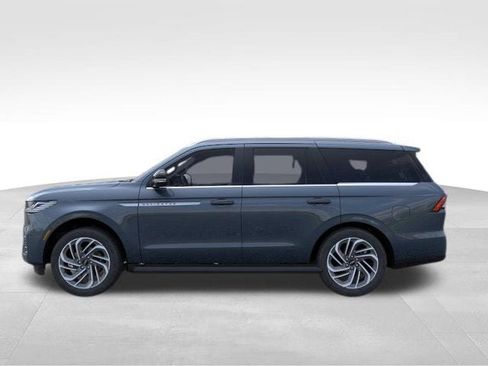 New 2026 Lincoln Navigator Premiere AWD/4WD image 26