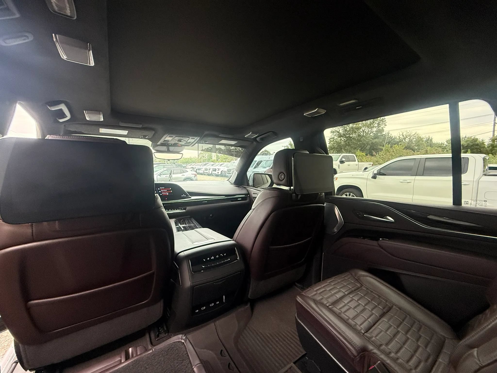 Used 2023 Cadillac Escalade V AWD/4WD image 37
