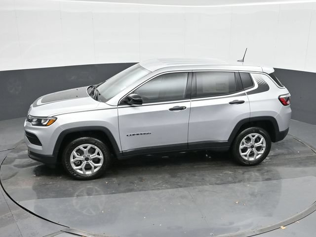 Used 2025 Jeep Compass Sport w/ Mopar Graphics Package AWD/4WD image 35