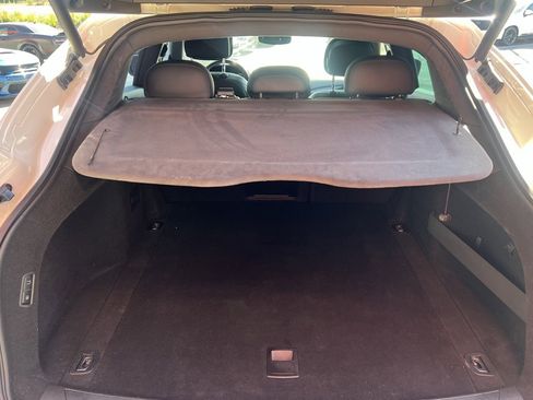 Used 2021 Maserati Levante image 18