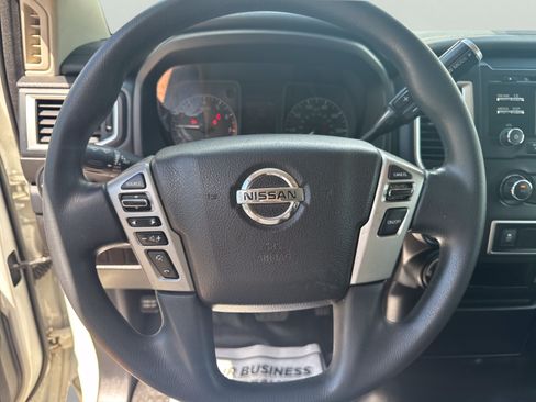 Used 2018 Nissan Titan S AWD/4WD image 14