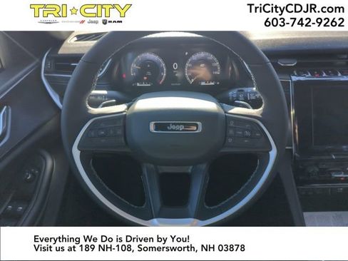 New 2025 Jeep Grand Cherokee L Altitude image 14