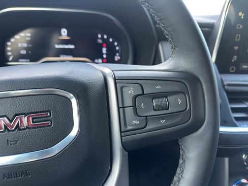 Used 2024 GMC Yukon SLT w/ SLT Premium Package image 34