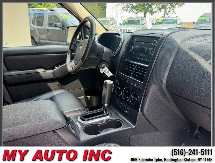 Used 2010 Ford Explorer XLT AWD/4WD image 25