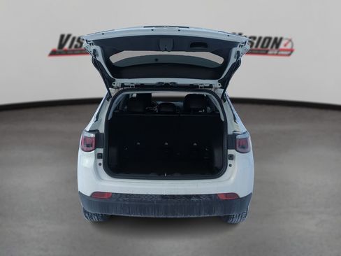 Used 2019 Jeep Compass Latitude w/ Cold Weather Group image 9