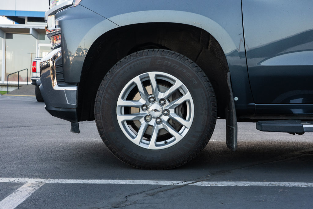 Used 2019 Chevrolet Silverado 1500 LT w/ True North Edition AWD/4WD image 7