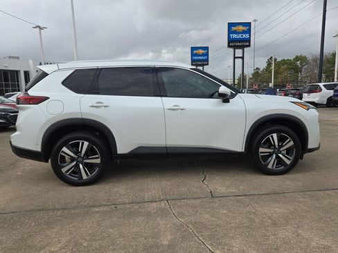 Used 2024 Nissan Rogue SL image 4