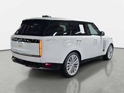 Used 2025 Land Rover Range Rover SE image 5