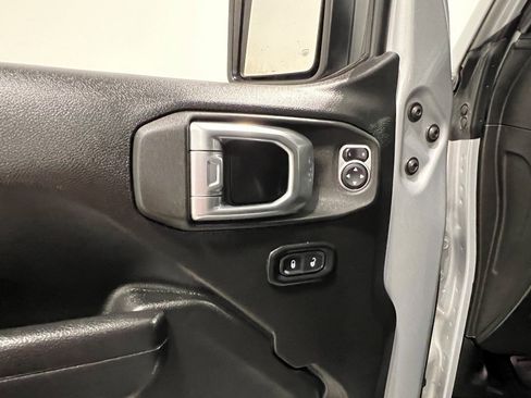 Used 2022 Jeep Wrangler Unlimited Rubicon w/ LED Lighting Group image 28